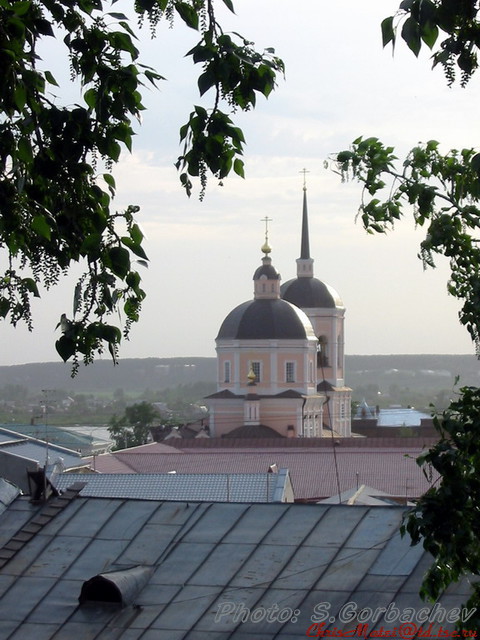 iron_roofs_and_church